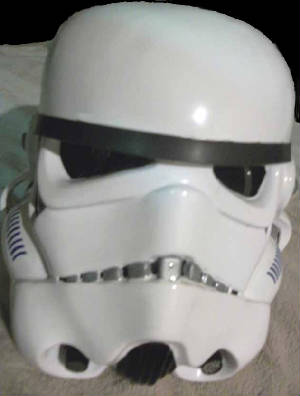 gerards_luke_skywalker_costumes_1_anh_death_star_stormtrooper_helmet_1.jpg